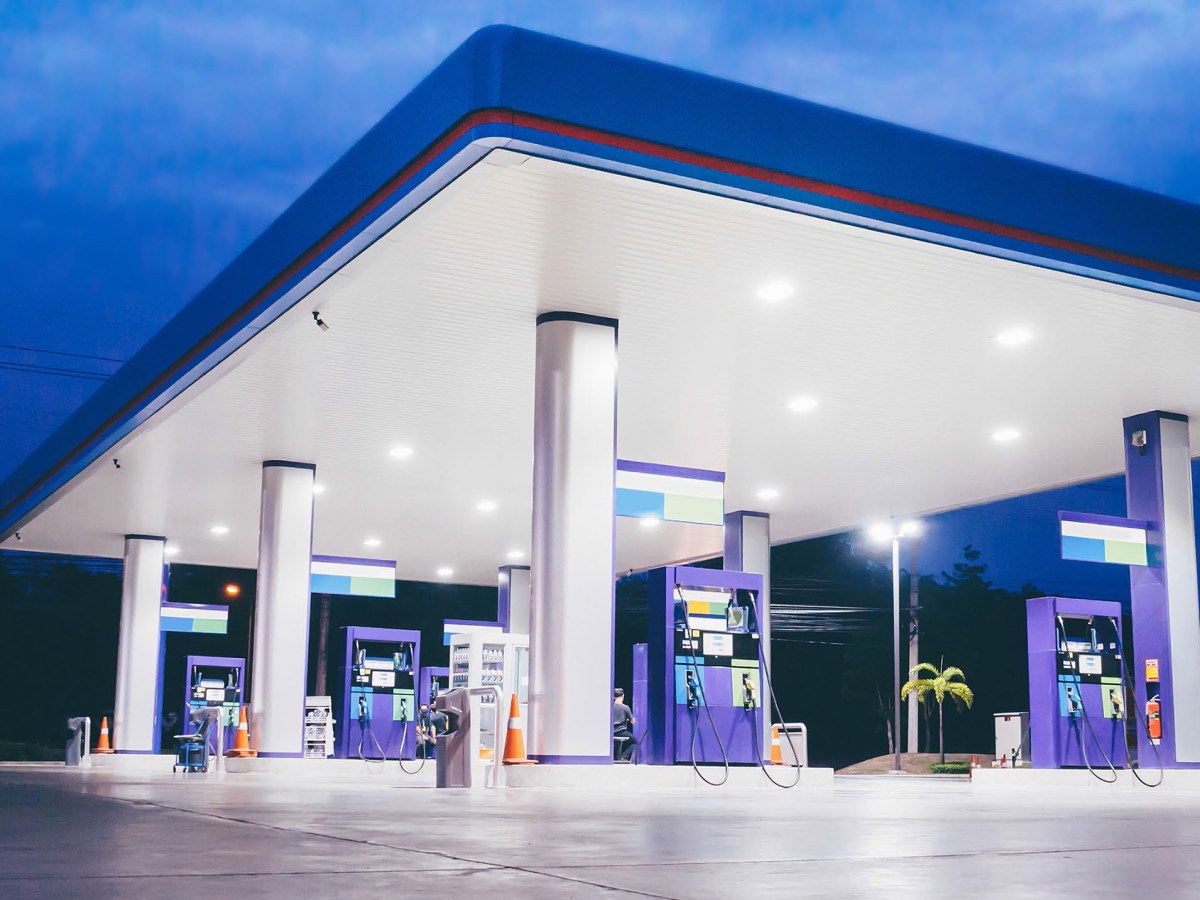 Решения на CUSTOM за бензиностанциите