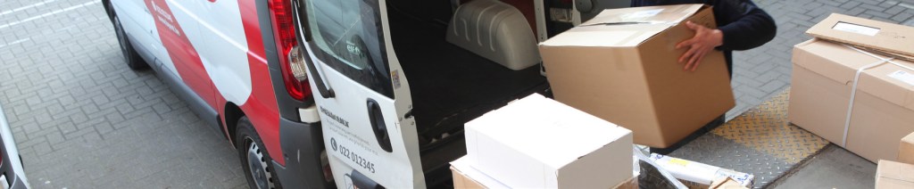 Товарене на камион на bpost с пратки