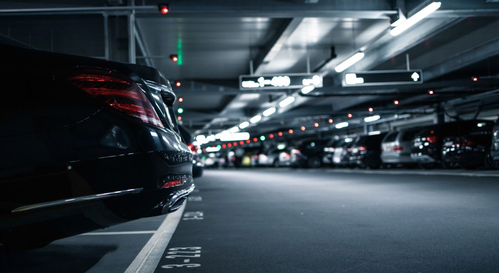 Закрит паркинг за коли