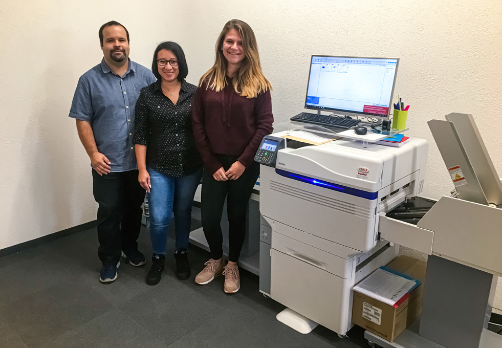 Семейният бизнес на Schellenberg печата с принтера на OKI за пликове OKI Pro Series Envelope Printer с 5 цвята