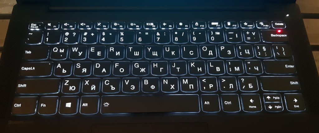 Гравиране на калвиатура с подсветка