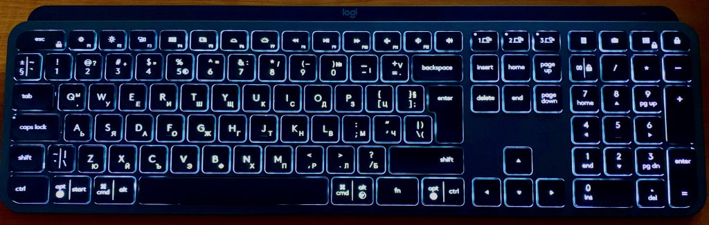 Гравиране на стандартна клавиатура с подсветка