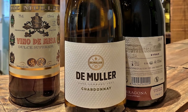 Етикети за вино на марката на De Muller отпечатани с принтера Pro1050 на OKI.