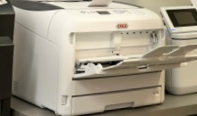 Принтерът с бял тонер на OKI Pro8432WT