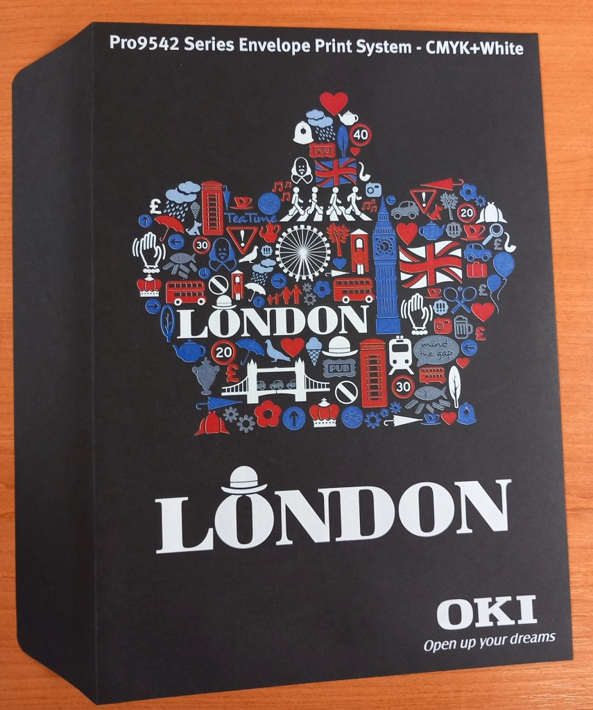 Печат върху картичка с принтер от серията Pro 9 на OKI